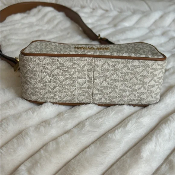 Michael Kors Monogram Cream and Tan Crossbody Bag - Picture 4 of 11